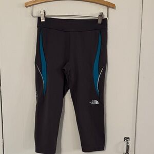 North Face Sm running capris grey and turquoise